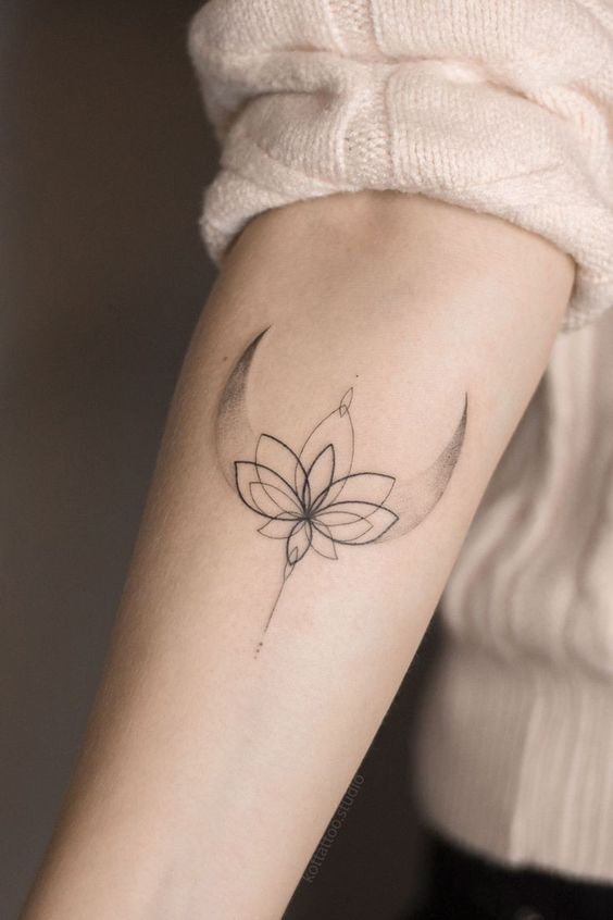 tatto hoa sen xu hướng cổ điển