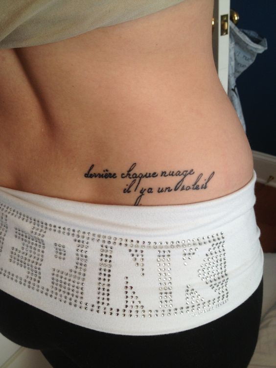 hình tattoo chữ ở eo độc đáo hình tattoo chữ ở eo độc đáo