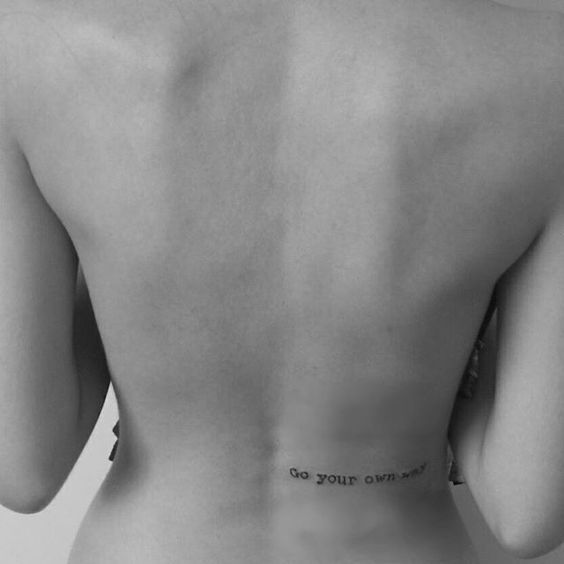tattoo chữ ở eo gần sau lưng tattoo chữ ở eo gần sau lưng