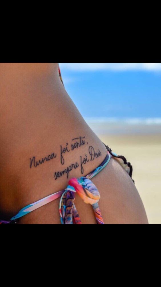 kiểu tattoo dòng chữ ở eo đơn giản kiểu tattoo dòng chữ ở eo đơn giản