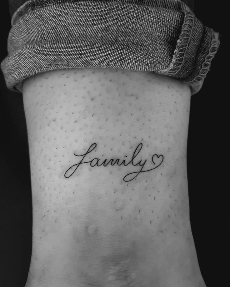 kiểu tattoo chữ ở chân đơn giản nhưng ý nghĩa