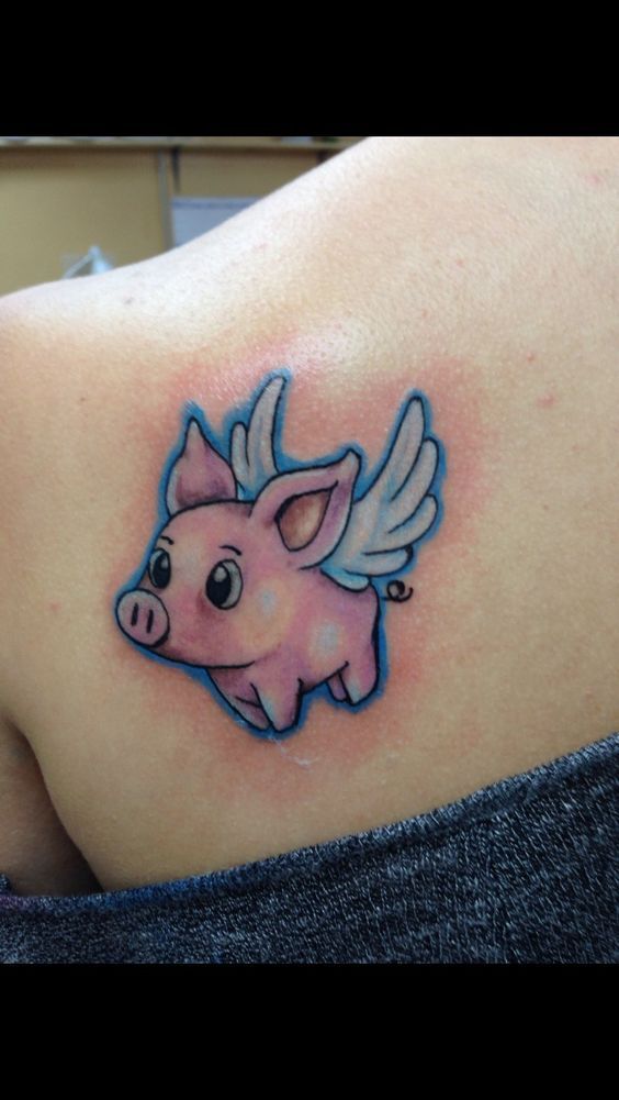 hình xăm con lợn mini có cánh ở vai tattoo mini heo con có cánh ở vai