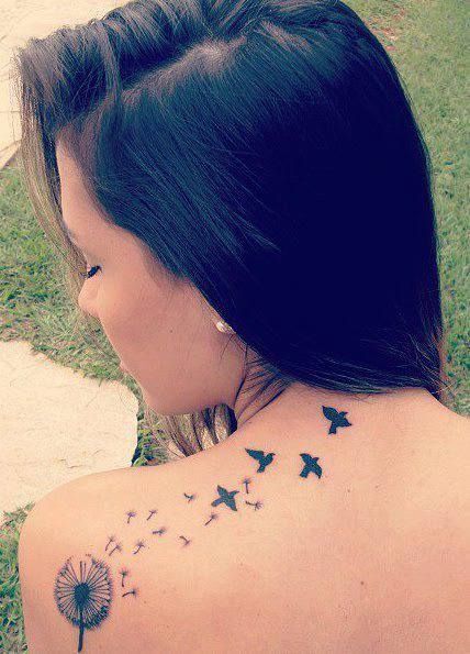 kiểu tattoo mẫu bồ công anh và đàn chim ở lưng