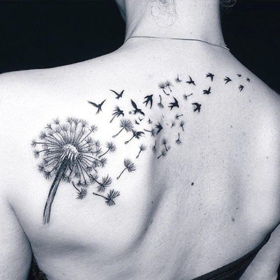 mẫu tattoo hoa mềm mại ở lưng cực nghệ thuật