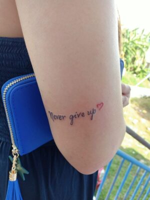Những mẫu hình xăm bắp tay, chữ đơn giản Gợi ý 555+ hình xăm chữ đơn giản nhưng ấn tượng - Genztattoo