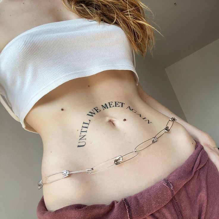 đẹp với kiểu xăm ở bụng đẹp mắt với kiểu xăm chữ trên bụng