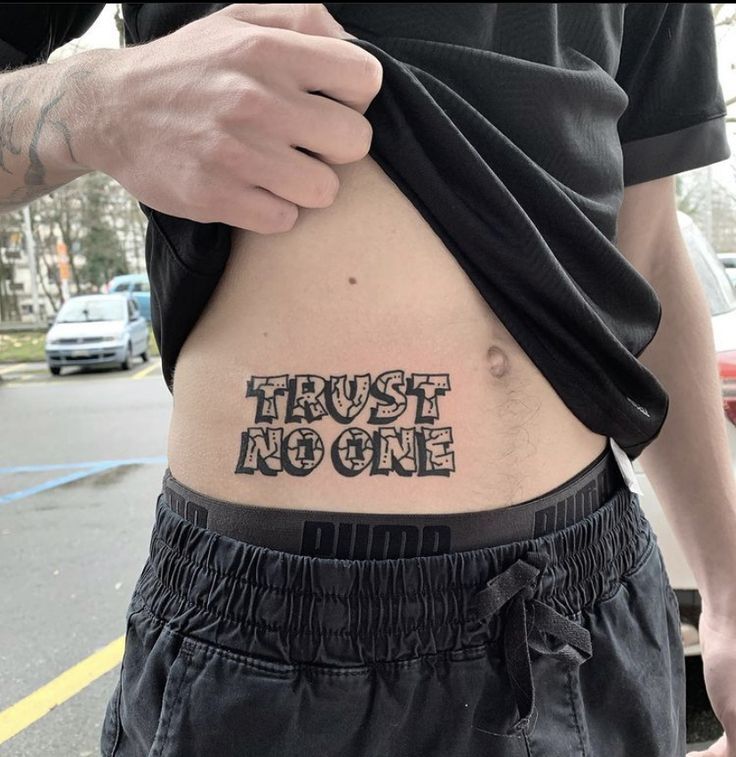 nổi bật trên bụng bằng mẫu hình xăm chữ điểm nhấn trên bụng với mẫu tattoo chữ