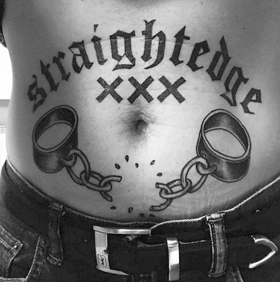 Mẫu hình xăm đẹp ở bụng cool ngầu mẫu tattoo chữ trên bụng