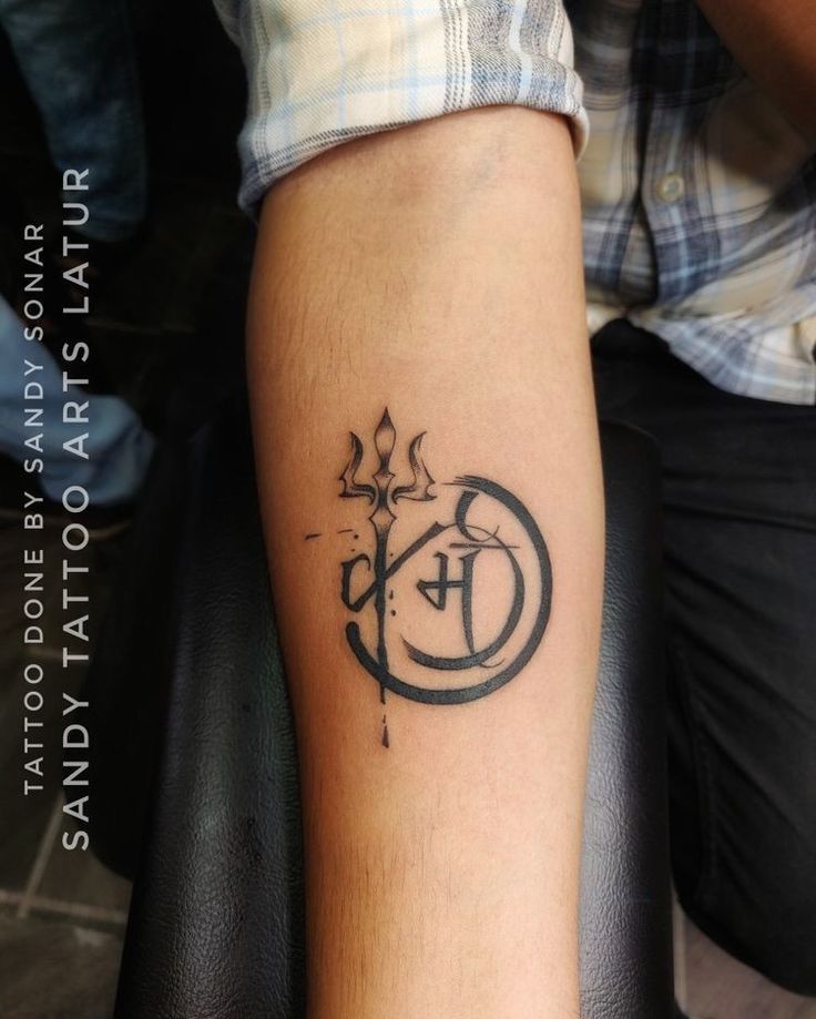 Ý Nghĩa Hình Xăm Tiếng Phạn Trên Cổ Tay mẫu tattoo chữ phạn ý nghĩa ở cẳng tay