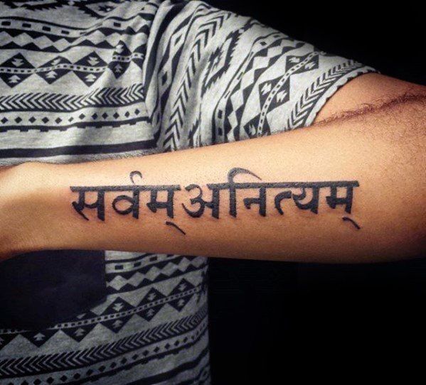 Hình xăm tiếng Phạn trên cổ tay tattoo dòng chữ phạn ở cẳng tay