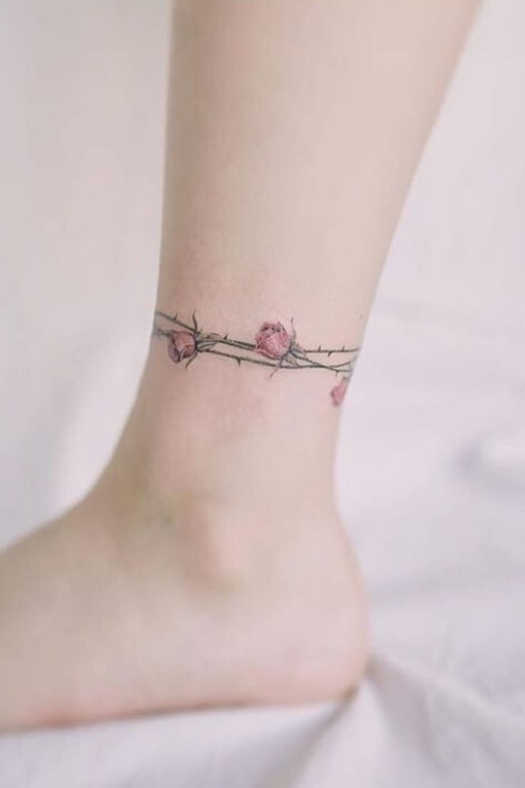 Hình xăm nhỏ ở mắt cá chân Hình xăm vòng chân nhỏ nhắn