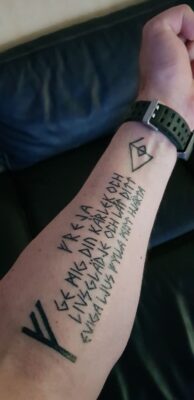 phong cách xăm chữ rune ở cẳng tay kích thích trí tò mò Top 777+ hình xăm cổ ngữ rune độc lạ và ấn tượng - Genztattoo