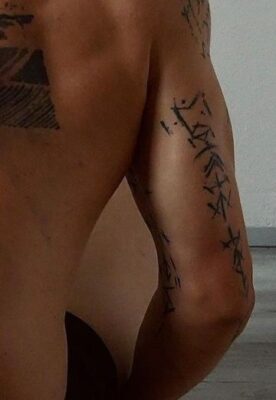 Nam với thiết kế hình xăm rune Top 777+ hình xăm cổ ngữ rune độc lạ và ấn tượng - Genztattoo