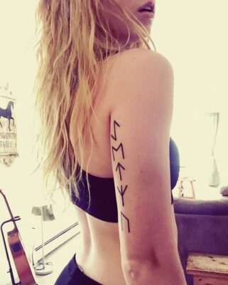 Làm nổi bật bắp tay với kiểu xăm chữ rune cổ Top 777+ hình xăm cổ ngữ rune độc lạ và ấn tượng - Genztattoo