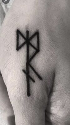 Đàn ông thích xăm chữ rune trên bắp tay Top 777+ hình xăm cổ ngữ rune độc lạ và ấn tượng - Genztattoo