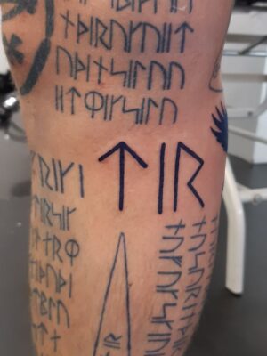 Ý tưởng hình xăm rune cổ trên chân Top 777+ hình xăm cổ ngữ rune độc lạ và ấn tượng - Genztattoo