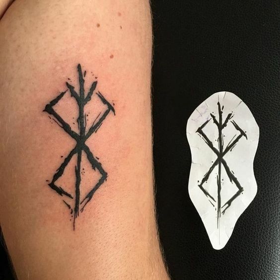 ngầu với phong cách xăm biểu tượng rune Top 777+ hình xăm cổ ngữ rune độc lạ và ấn tượng - Genztattoo