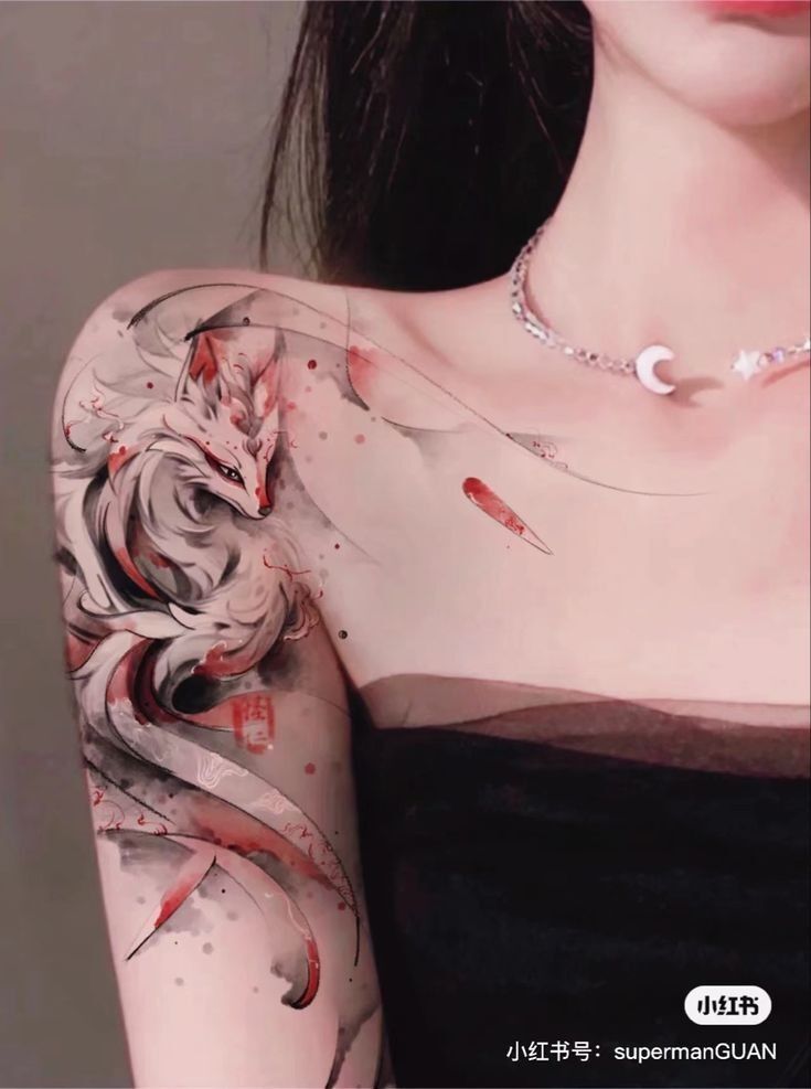 mê mẩn trước vẻ đẹp hình xăm của cô gái