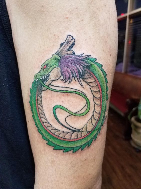 Hình xăm rồng Shenron quấn vòng tròn hình xăm rồng shenron cuộn lại thành vòng tròn