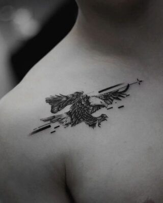 Hình xăm cổ đại bàng ý nghĩa hình tattoo hõm cổ mẫu chim đại bàng ý nghĩa