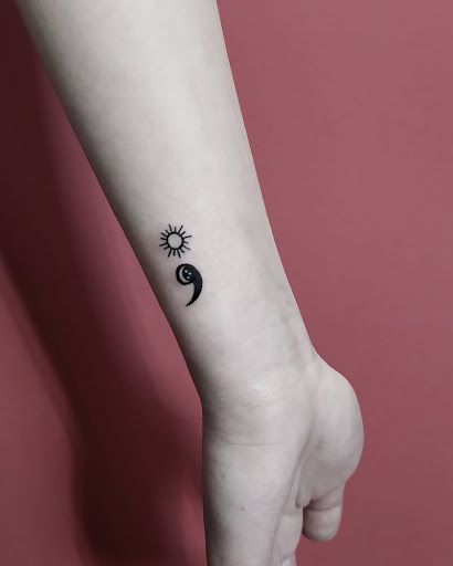 Hơn 300+ hình xăm dấu chấm phẩy hot trend gần đây - Genztattoo