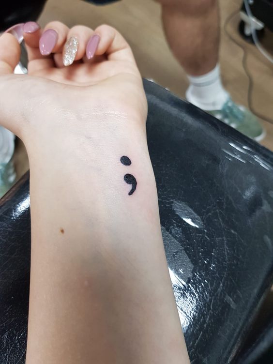 Hơn 300+ hình xăm dấu chấm phẩy hot trend gần đây - Genztattoo