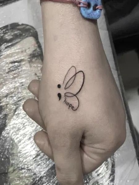 Hơn 300+ hình xăm dấu chấm phẩy hot trend gần đây - Genztattoo