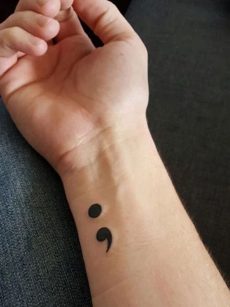 Hơn 300+ hình xăm dấu chấm phẩy hot trend gần đây - Genztattoo
