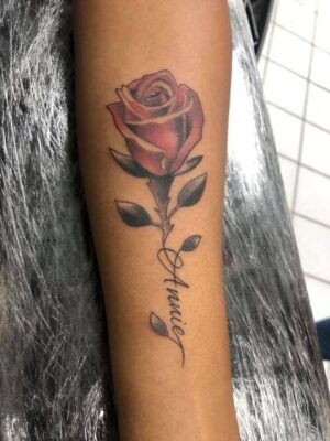 tattoo hoa kèm chữ độc đáo