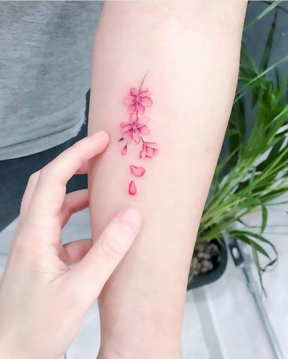 150 hình xăm hoa mini cho những vị trí đẹp nhất - Genztattoo