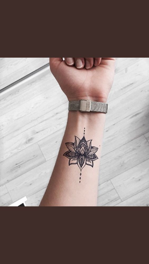 222+ hình xăm hoa sen cho nữ cực tinh tế và ấn tượng - Genztattoo