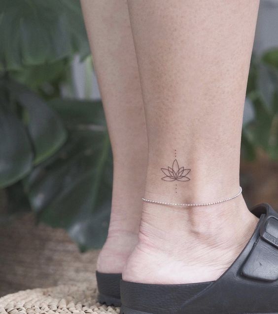 222+ hình xăm hoa sen cho nữ cực tinh tế và ấn tượng - Genztattoo