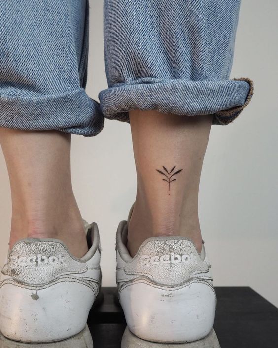 150 hình xăm mini ở chân độc đáo cho nam và nữ - Genztattoo