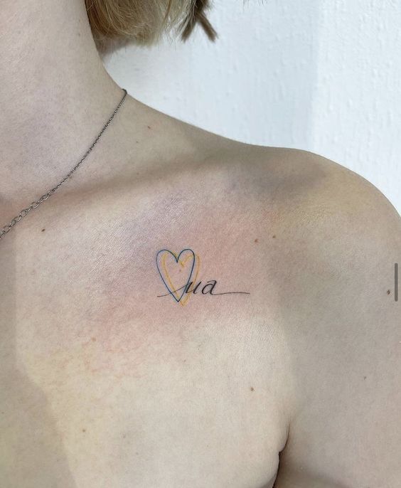 Thể hiện tình yêu của bạn bằng hình xăm trái tim nhỏ và tên thể hiện tình yêu với tattoo tên và trái tim mini