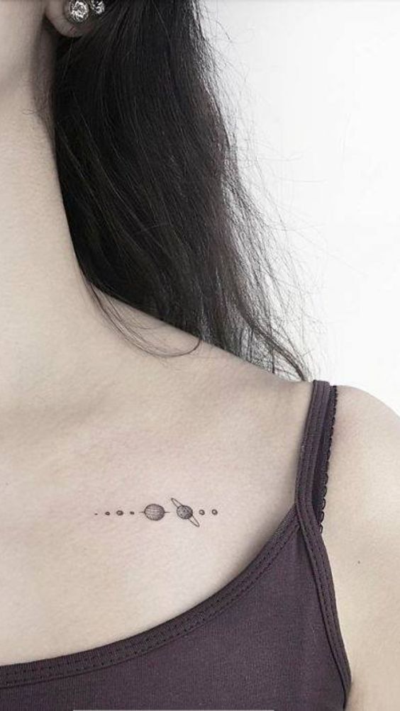hình xăm hành tinh nhỏ trên xương đòn hình xăm hai hành tinh siêu nhỏ ở xương quai xanh