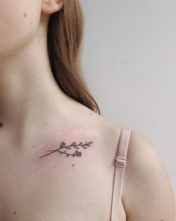 hình xăm hoa nhỏ ở xương quai xanh cho phụ nữ tattoo hoa mini ở xương quai xanh cho nữ