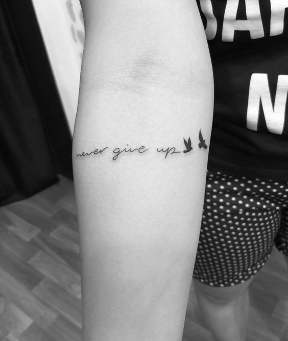 Gợi ý 700+ mẫu hình xăm chữ never give up khích lệ tinh thần - Genztattoo