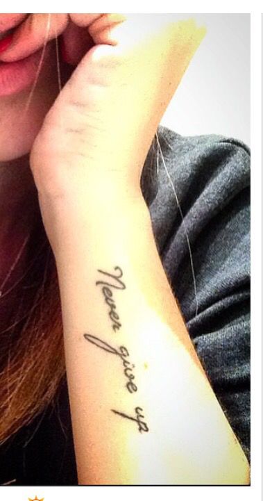 Gợi ý 700+ mẫu hình xăm chữ never give up khích lệ tinh thần - Genztattoo