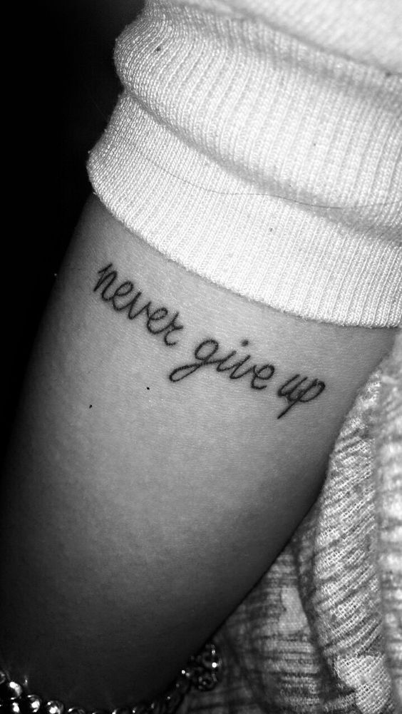 Gợi ý 700+ mẫu hình xăm chữ never give up khích lệ tinh thần - Genztattoo