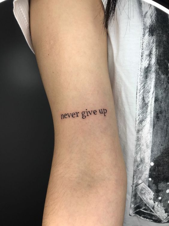 Gợi ý 700+ mẫu hình xăm chữ never give up khích lệ tinh thần - Genztattoo