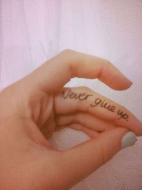 Gợi ý 700+ mẫu hình xăm chữ never give up khích lệ tinh thần - Genztattoo