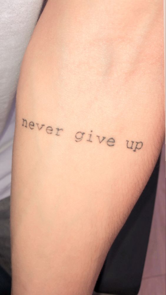 Gợi ý 700+ mẫu hình xăm chữ never give up khích lệ tinh thần - Genztattoo