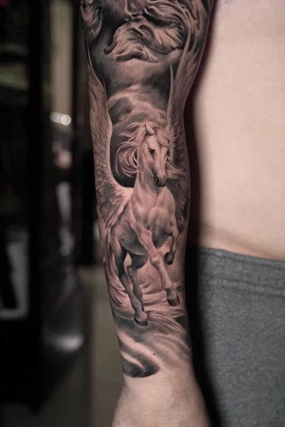 tattoo ngựa có cánh kín tay đơn sắc