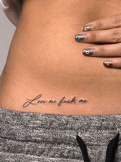 tattoo chữ về tình yêu xăm trên hông