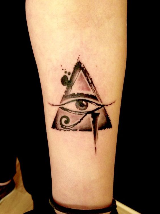 Trọn bộ 333+ hình xăm tam giác cá tính và ấn tượng - Genztattoo