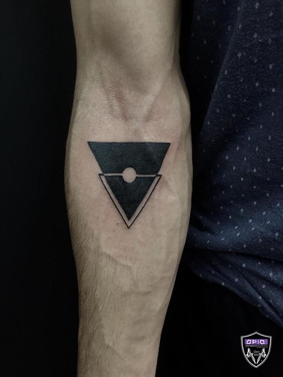 Trọn bộ 333+ hình xăm tam giác cá tính và ấn tượng - Genztattoo