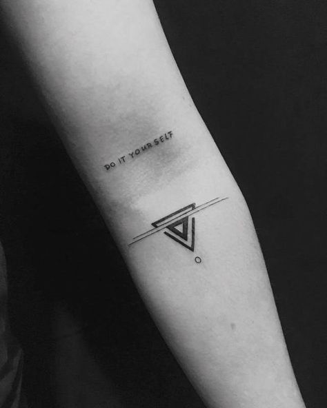 Trọn bộ 333+ hình xăm tam giác cá tính và ấn tượng - Genztattoo