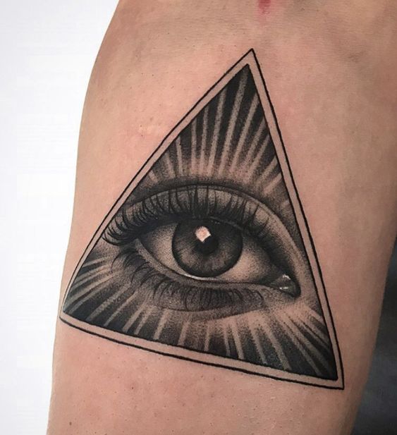 Trọn bộ 333+ hình xăm tam giác cá tính và ấn tượng - Genztattoo