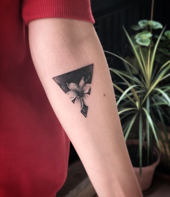 Trọn bộ 333+ hình xăm tam giác cá tính và ấn tượng - Genztattoo