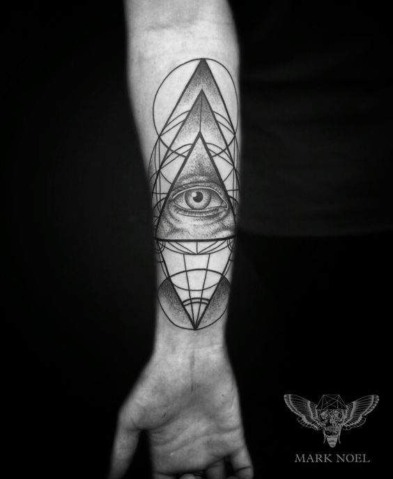 Trọn bộ 333+ hình xăm tam giác cá tính và ấn tượng - Genztattoo